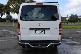 2016 Toyota Hiace - Thumbnail