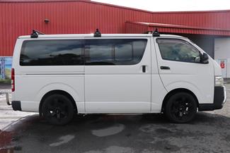 2016 Toyota Hiace - Thumbnail