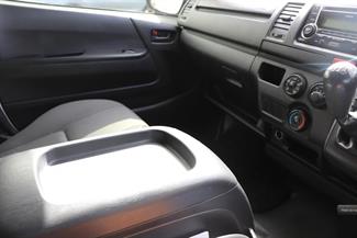 2016 Toyota Hiace - Thumbnail