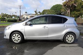 2014 Toyota Aqua - Thumbnail