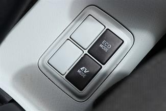 2013 Toyota Aqua - Thumbnail