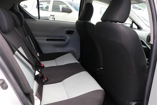 2013 Toyota Aqua - Thumbnail