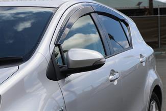 2013 Toyota Aqua - Thumbnail