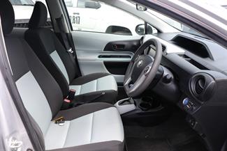 2013 Toyota Aqua - Thumbnail