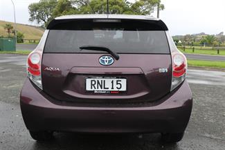 2014 Toyota Aqua - Thumbnail