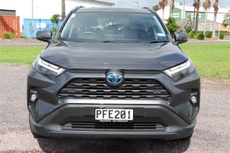 2022 Toyota RAV4 - Thumbnail