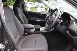 2022 Toyota RAV4 - Thumbnail