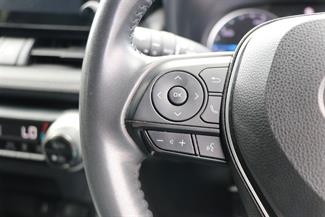 2022 Toyota RAV4 - Thumbnail