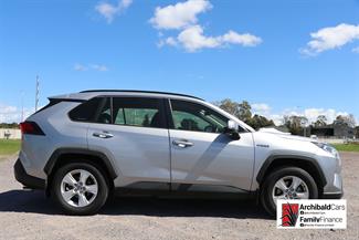 2021 Toyota RAV4 - Thumbnail