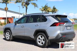 2021 Toyota RAV4 - Thumbnail