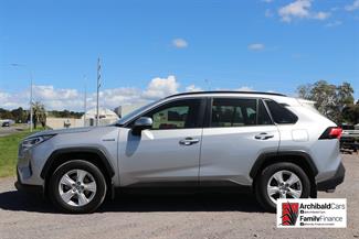 2021 Toyota RAV4 - Thumbnail
