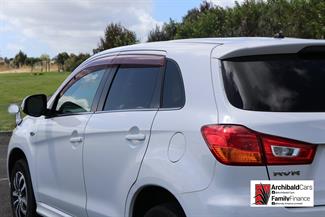 2010 Mitsubishi RVR - Thumbnail