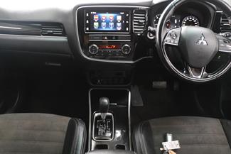 2019 Mitsubishi Outlander - Thumbnail