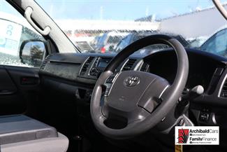 2014 Toyota Hiace - Thumbnail