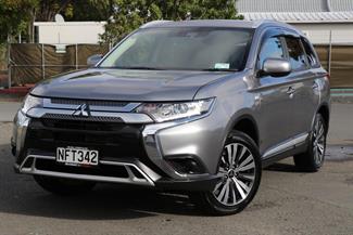 2021 Mitsubishi Outlander - Thumbnail