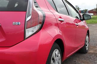 2014 Toyota Aqua - Thumbnail