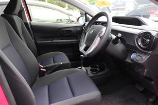 2014 Toyota Aqua - Thumbnail