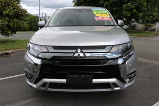 2019 Mitsubishi Outlander - Thumbnail