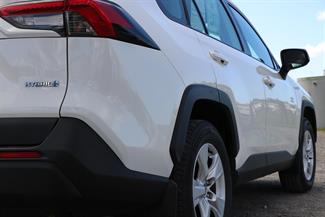 2021 Toyota RAV4 - Thumbnail