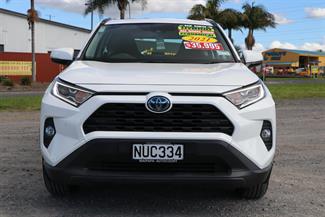 2021 Toyota RAV4 - Thumbnail