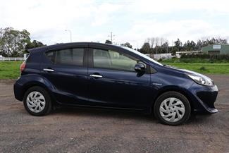 2018 Toyota Aqua - Thumbnail