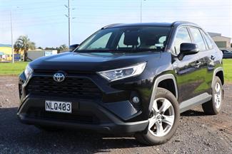2021 Toyota RAV4 - Thumbnail