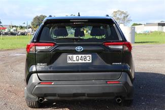 2021 Toyota RAV4 - Thumbnail