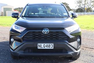 2021 Toyota RAV4 - Thumbnail