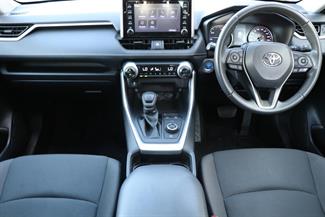 2021 Toyota RAV4 - Thumbnail