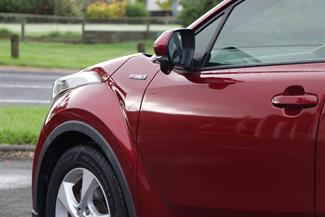 2017 Toyota C-Hr - Thumbnail