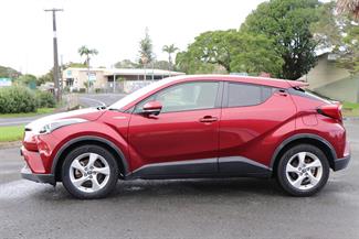 2017 Toyota C-Hr - Thumbnail