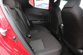 2017 Toyota C-Hr - Thumbnail