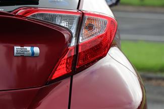 2017 Toyota C-Hr - Thumbnail