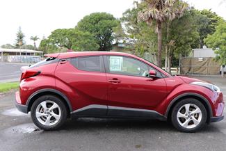 2017 Toyota C-Hr - Thumbnail