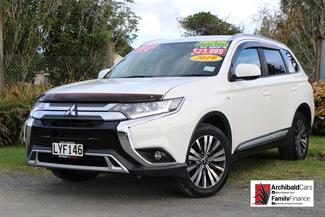 2019 Mitsubishi Outlander - Thumbnail
