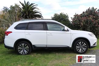 2019 Mitsubishi Outlander - Thumbnail