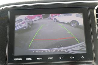 2022 Mitsubishi Outlander - Thumbnail