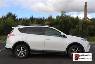 2018 Toyota RAV4 - Thumbnail