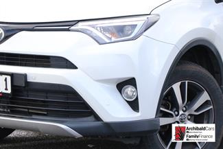2018 Toyota RAV4 - Thumbnail