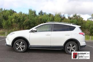 2018 Toyota RAV4 - Thumbnail