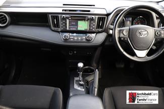 2018 Toyota RAV4 - Thumbnail