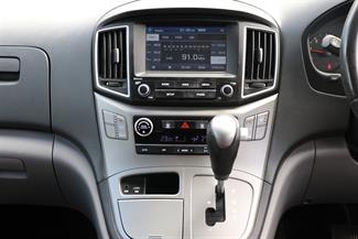 2019 Hyundai Imax - Thumbnail