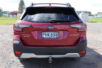 2022 Subaru Outback - Thumbnail