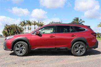 2022 Subaru Outback - Thumbnail
