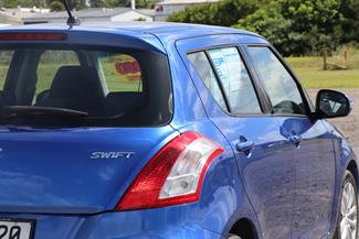 2017 Suzuki Swift - Thumbnail