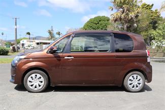 2012 Toyota Spade - Thumbnail