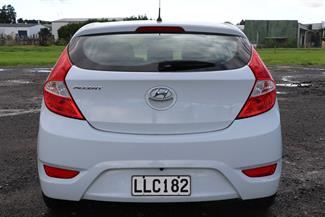 2018 Hyundai Accent - Thumbnail