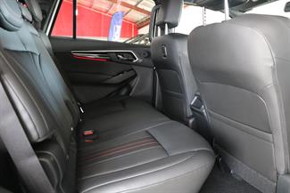 2025 Isuzu MU-X - Thumbnail