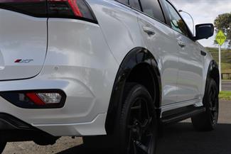 2025 Isuzu MU-X - Thumbnail