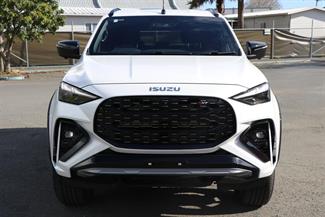 2025 Isuzu MU-X - Thumbnail